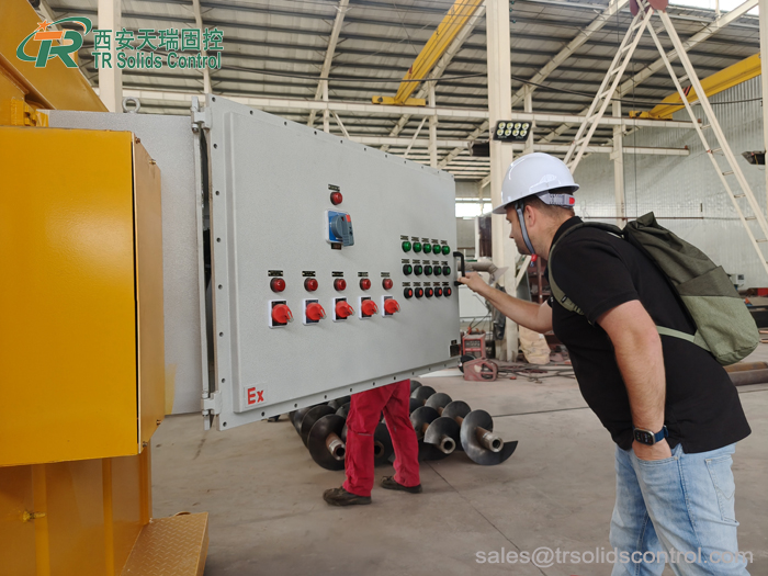 Inspect-the-electrical-system-of-the-solid-control-system